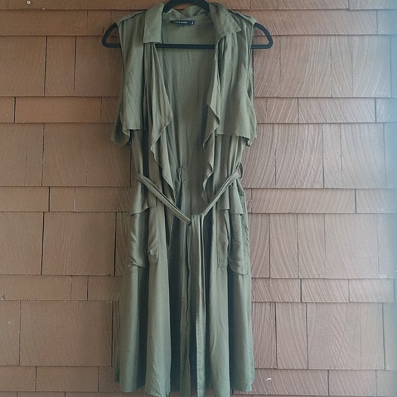 Love Tree Sweaters - Love Tree sleeveless cardigan